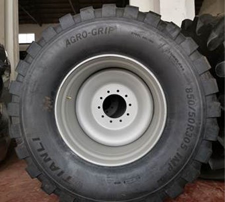 complete assembly of Radial flotation tires with rim to OEM in Canada