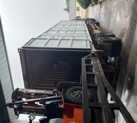 Sold NEW container 40'HOS(4 doors on one side) with Multistar tires and wheels